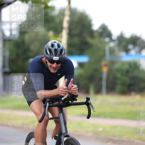 10.08.2025 - GEWOBA Citytriathlon Bremen Yannick Fuchs http://msf.ph/oto/8545624 10.08.2025 11:58:28 Radfahren 564 meine-sportfotos.de