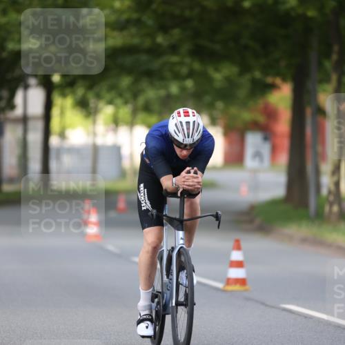 10.08.2025 - GEWOBA Citytriathlon Bremen Yannick Fuchs http://msf.ph/oto/8545634 10.08.2025 11:59:00 Radfahren 612 meine-sportfotos.de