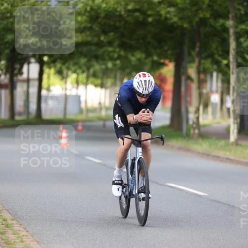 10.08.2025 - GEWOBA Citytriathlon Bremen Yannick Fuchs http://msf.ph/oto/8545639 10.08.2025 11:59:00 Radfahren 612 meine-sportfotos.de