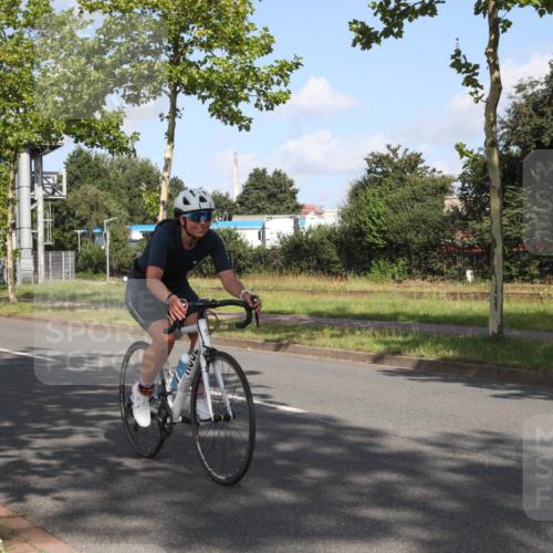 10.08.2025 - GEWOBA Citytriathlon Bremen Yannick Fuchs http://msf.ph/oto/8545643 10.08.2025 10:33:33 Radfahren 127, 350, 396, 428, 479, 504 meine-sportfotos.de
