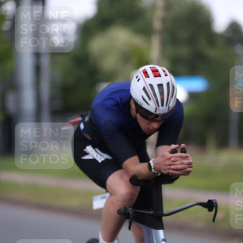 10.08.2025 - GEWOBA Citytriathlon Bremen Yannick Fuchs http://msf.ph/oto/8545644 10.08.2025 11:59:01 Radfahren 612 meine-sportfotos.de