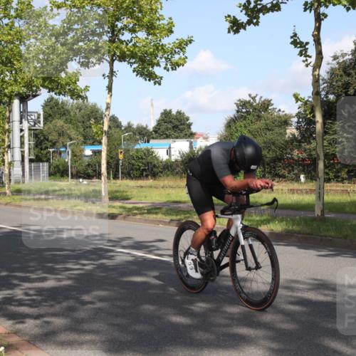 10.08.2025 - GEWOBA Citytriathlon Bremen Yannick Fuchs http://msf.ph/oto/8545646 10.08.2025 10:33:34 Radfahren 127, 350, 396, 428, 479, 504 meine-sportfotos.de