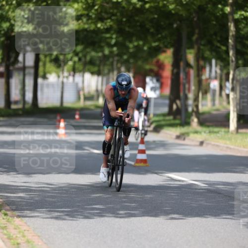 10.08.2025 - GEWOBA Citytriathlon Bremen Yannick Fuchs http://msf.ph/oto/8545650 10.08.2025 12:00:09 Radfahren 568, 654 meine-sportfotos.de