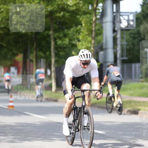 10.08.2025 - GEWOBA Citytriathlon Bremen Yannick Fuchs http://msf.ph/oto/8545652 10.08.2025 12:58:53 Radfahren 602, 705, 762, 802, 870, 885, 910, 921, 1038 meine-sportfotos.de