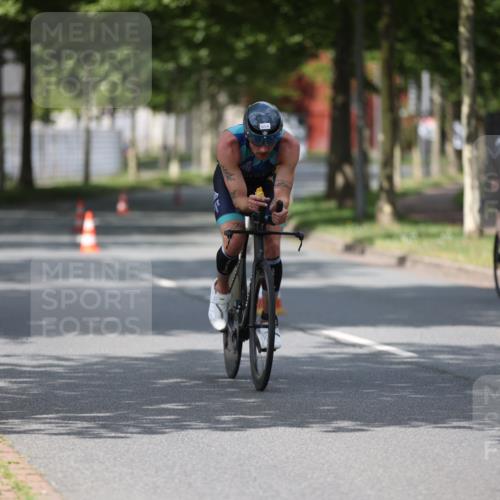 10.08.2025 - GEWOBA Citytriathlon Bremen Yannick Fuchs http://msf.ph/oto/8545653 10.08.2025 12:00:10 Radfahren 568, 654 meine-sportfotos.de