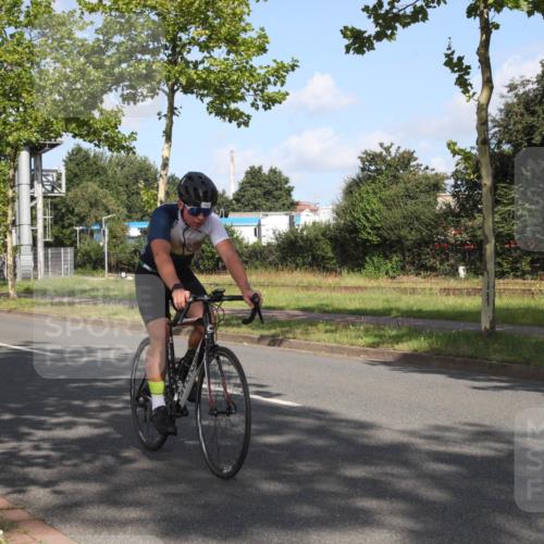 10.08.2025 - GEWOBA Citytriathlon Bremen Yannick Fuchs http://msf.ph/oto/8545654 10.08.2025 10:33:45 Radfahren 81, 127, 151, 161, 245, 350, 394, 400, 428, 451, 491, 504 meine-sportfotos.de