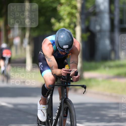 10.08.2025 - GEWOBA Citytriathlon Bremen Yannick Fuchs http://msf.ph/oto/8545655 10.08.2025 12:00:10 Radfahren 568, 654 meine-sportfotos.de