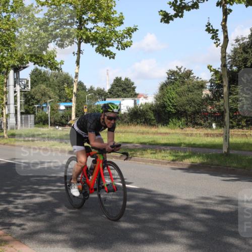 10.08.2025 - GEWOBA Citytriathlon Bremen Yannick Fuchs http://msf.ph/oto/8545660 10.08.2025 10:33:48 Radfahren 81, 97, 151, 161, 245, 350, 394, 400, 427, 428, 451, 491, 504, 512 meine-sportfotos.de