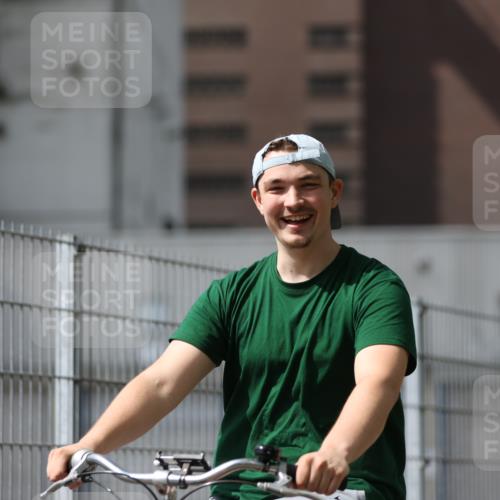 10.08.2025 - GEWOBA Citytriathlon Bremen Yannick Fuchs http://msf.ph/oto/8545668 10.08.2025 12:00:28 Radfahren  meine-sportfotos.de