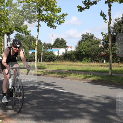 10.08.2025 - GEWOBA Citytriathlon Bremen Yannick Fuchs http://msf.ph/oto/8545670 10.08.2025 10:33:53 Radfahren 81, 97, 151, 161, 245, 350, 394, 400, 409, 419, 427, 451, 491, 504, 512 meine-sportfotos.de