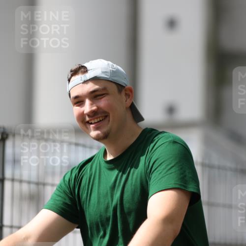 10.08.2025 - GEWOBA Citytriathlon Bremen Yannick Fuchs http://msf.ph/oto/8545671 10.08.2025 12:00:29 Radfahren  meine-sportfotos.de