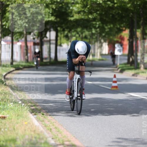 10.08.2025 - GEWOBA Citytriathlon Bremen Yannick Fuchs http://msf.ph/oto/8545676 10.08.2025 12:00:54 Radfahren 579 meine-sportfotos.de