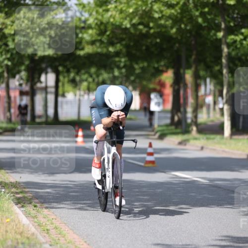 10.08.2025 - GEWOBA Citytriathlon Bremen Yannick Fuchs http://msf.ph/oto/8545680 10.08.2025 12:00:54 Radfahren 579 meine-sportfotos.de