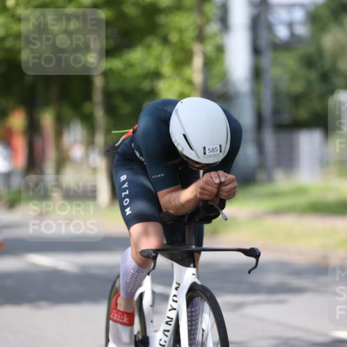 10.08.2025 - GEWOBA Citytriathlon Bremen Yannick Fuchs http://msf.ph/oto/8545682 10.08.2025 12:00:55 Radfahren 579 meine-sportfotos.de