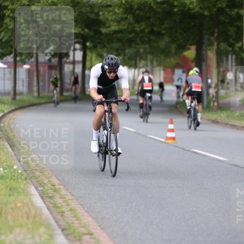 10.08.2025 - GEWOBA Citytriathlon Bremen Yannick Fuchs http://msf.ph/oto/8545686 10.08.2025 12:59:23 Radfahren 596, 606, 611, 709, 710, 846, 899, 975, 978 meine-sportfotos.de