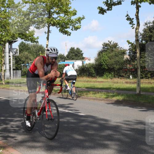 10.08.2025 - GEWOBA Citytriathlon Bremen Yannick Fuchs http://msf.ph/oto/8545687 10.08.2025 10:33:59 Radfahren 81, 97, 151, 161, 239, 245, 394, 400, 409, 419, 427, 451, 491, 512 meine-sportfotos.de