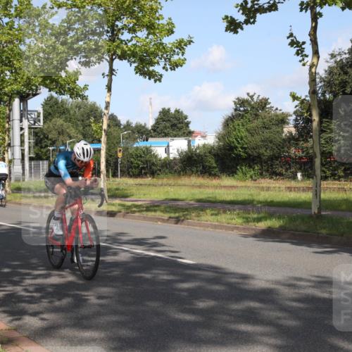 10.08.2025 - GEWOBA Citytriathlon Bremen Yannick Fuchs http://msf.ph/oto/8545690 10.08.2025 10:34:00 Radfahren 81, 97, 151, 161, 239, 245, 394, 400, 409, 419, 427, 451, 491, 512 meine-sportfotos.de