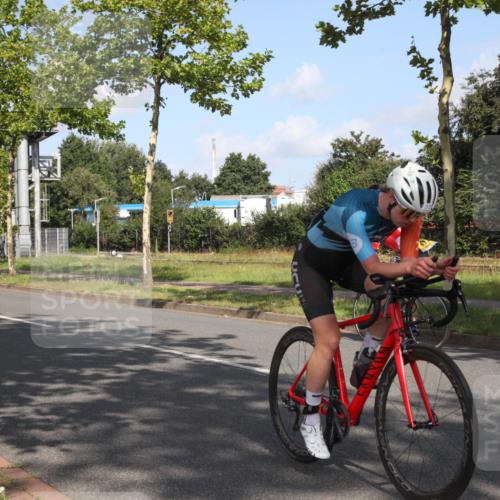 10.08.2025 - GEWOBA Citytriathlon Bremen Yannick Fuchs http://msf.ph/oto/8545693 10.08.2025 10:34:01 Radfahren 81, 97, 151, 161, 239, 245, 394, 400, 409, 419, 427, 451, 491, 512 meine-sportfotos.de