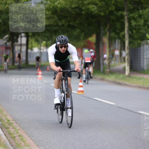10.08.2025 - GEWOBA Citytriathlon Bremen Yannick Fuchs http://msf.ph/oto/8545695 10.08.2025 12:59:23 Radfahren 596, 606, 611, 709, 710, 846, 899, 975, 978 meine-sportfotos.de