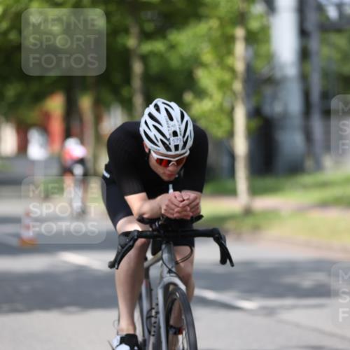 10.08.2025 - GEWOBA Citytriathlon Bremen Yannick Fuchs http://msf.ph/oto/8545696 10.08.2025 12:01:00 Radfahren 579 meine-sportfotos.de
