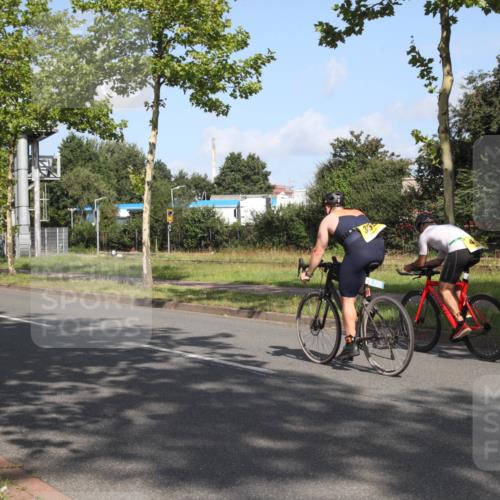 10.08.2025 - GEWOBA Citytriathlon Bremen Yannick Fuchs http://msf.ph/oto/8545705 10.08.2025 10:34:28 Radfahren 213, 358, 456, 500 meine-sportfotos.de