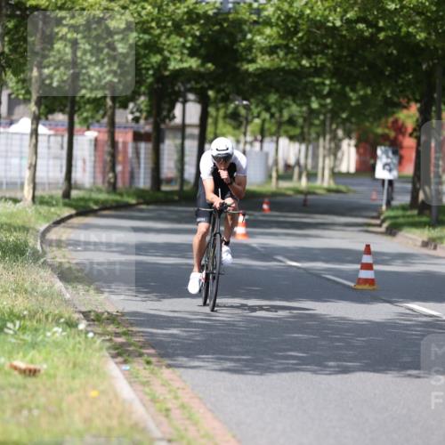 10.08.2025 - GEWOBA Citytriathlon Bremen Yannick Fuchs http://msf.ph/oto/8545706 10.08.2025 12:01:06 Radfahren 579 meine-sportfotos.de