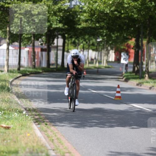 10.08.2025 - GEWOBA Citytriathlon Bremen Yannick Fuchs http://msf.ph/oto/8545709 10.08.2025 12:01:06 Radfahren 579 meine-sportfotos.de