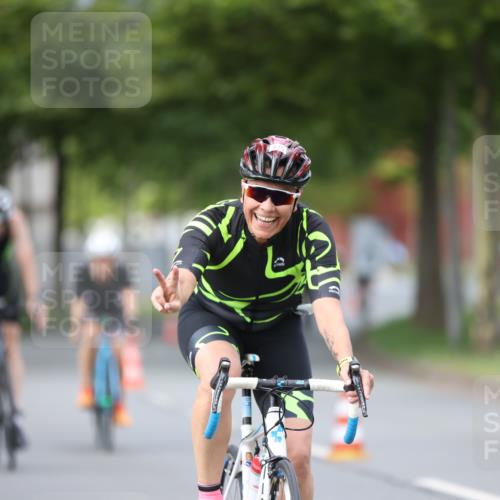 10.08.2025 - GEWOBA Citytriathlon Bremen Yannick Fuchs http://msf.ph/oto/8545714 10.08.2025 12:59:29 Radfahren 606, 611, 709, 710, 846, 899, 975, 978 meine-sportfotos.de