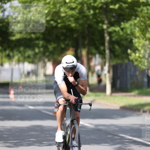10.08.2025 - GEWOBA Citytriathlon Bremen Yannick Fuchs http://msf.ph/oto/8545717 10.08.2025 12:01:07 Radfahren 579 meine-sportfotos.de