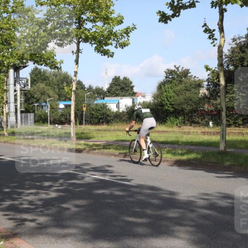 10.08.2025 - GEWOBA Citytriathlon Bremen Yannick Fuchs http://msf.ph/oto/8545718 10.08.2025 10:34:34 Radfahren 213, 358, 442, 456, 500 meine-sportfotos.de