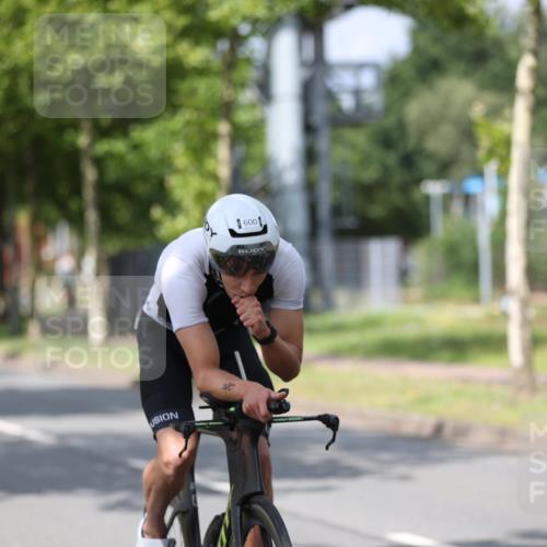 10.08.2025 - GEWOBA Citytriathlon Bremen Yannick Fuchs http://msf.ph/oto/8545720 10.08.2025 12:01:07 Radfahren 579 meine-sportfotos.de