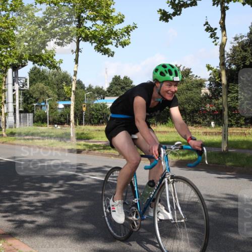 10.08.2025 - GEWOBA Citytriathlon Bremen Yannick Fuchs http://msf.ph/oto/8545726 10.08.2025 10:34:38 Radfahren 21, 213, 358, 442, 500 meine-sportfotos.de