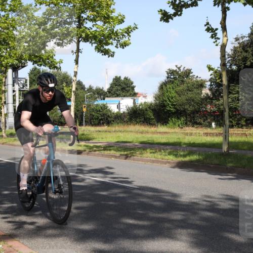 10.08.2025 - GEWOBA Citytriathlon Bremen Yannick Fuchs http://msf.ph/oto/8545729 10.08.2025 10:34:39 Radfahren 21, 129, 213, 358, 442, 500 meine-sportfotos.de