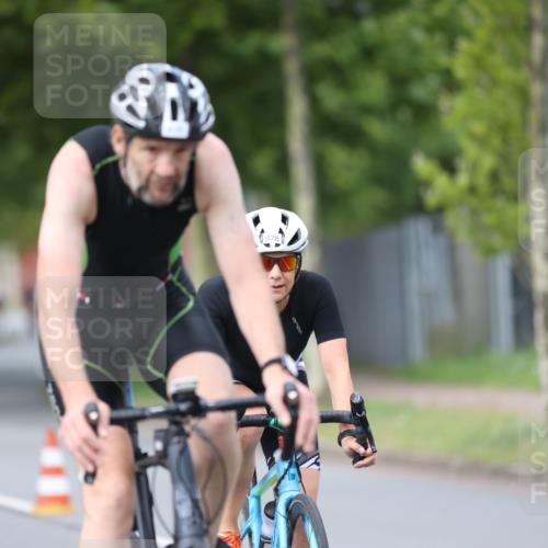 10.08.2025 - GEWOBA Citytriathlon Bremen Yannick Fuchs http://msf.ph/oto/8545730 10.08.2025 12:59:31 Radfahren 595, 606, 611, 710, 846, 899, 975, 978 meine-sportfotos.de
