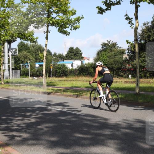 10.08.2025 - GEWOBA Citytriathlon Bremen Yannick Fuchs http://msf.ph/oto/8545734 10.08.2025 10:34:43 Radfahren 21, 129, 147, 213, 358, 413, 442, 500 meine-sportfotos.de