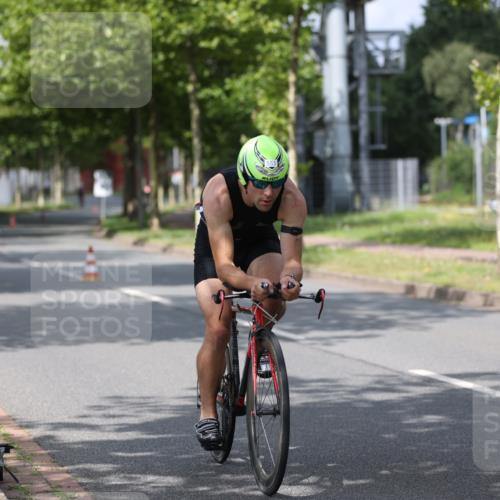 10.08.2025 - GEWOBA Citytriathlon Bremen Yannick Fuchs http://msf.ph/oto/8545735 10.08.2025 12:01:36 Radfahren 553, 560 meine-sportfotos.de
