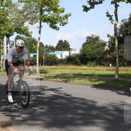10.08.2025 - GEWOBA Citytriathlon Bremen Yannick Fuchs http://msf.ph/oto/8545751 10.08.2025 10:34:51 Radfahren 21, 129, 147, 181, 358, 379, 404, 413, 442, 461 meine-sportfotos.de