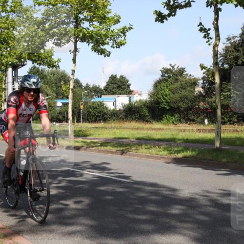 10.08.2025 - GEWOBA Citytriathlon Bremen Yannick Fuchs http://msf.ph/oto/8545753 10.08.2025 10:34:53 Radfahren 21, 129, 147, 181, 379, 393, 404, 413, 442, 461 meine-sportfotos.de