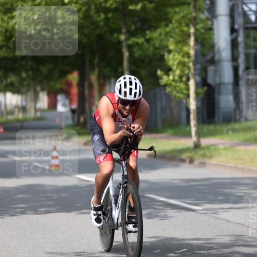 10.08.2025 - GEWOBA Citytriathlon Bremen Yannick Fuchs http://msf.ph/oto/8545756 10.08.2025 12:01:48 Radfahren 553, 560 meine-sportfotos.de
