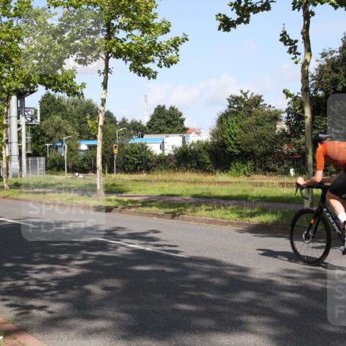 10.08.2025 - GEWOBA Citytriathlon Bremen Yannick Fuchs http://msf.ph/oto/8545758 10.08.2025 10:34:58 Radfahren 21, 129, 147, 181, 241, 379, 393, 404, 413, 445, 461 meine-sportfotos.de