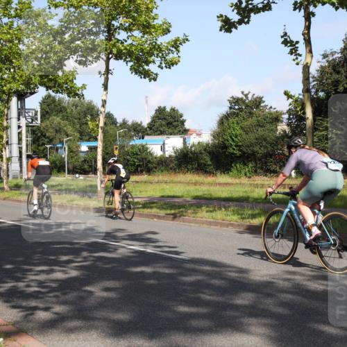 10.08.2025 - GEWOBA Citytriathlon Bremen Yannick Fuchs http://msf.ph/oto/8545762 10.08.2025 10:34:59 Radfahren 21, 129, 147, 181, 241, 379, 393, 404, 413, 445, 461 meine-sportfotos.de