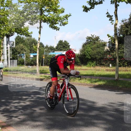 10.08.2025 - GEWOBA Citytriathlon Bremen Yannick Fuchs http://msf.ph/oto/8545765 10.08.2025 10:35:01 Radfahren 21, 129, 147, 181, 241, 379, 393, 404, 413, 445, 461 meine-sportfotos.de