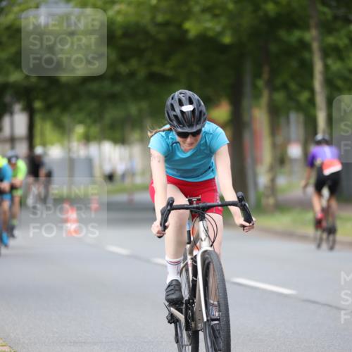 10.08.2025 - GEWOBA Citytriathlon Bremen Yannick Fuchs http://msf.ph/oto/8545770 10.08.2025 12:59:47 Radfahren 595, 614, 623, 628, 644, 698, 850, 889, 907, 934, 949, 1002 meine-sportfotos.de