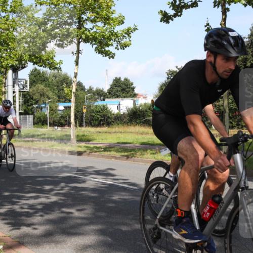 10.08.2025 - GEWOBA Citytriathlon Bremen Yannick Fuchs http://msf.ph/oto/8545772 10.08.2025 10:35:05 Radfahren 29, 147, 181, 241, 379, 382, 393, 404, 413, 444, 445, 461 meine-sportfotos.de