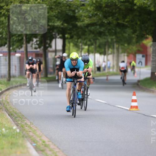 10.08.2025 - GEWOBA Citytriathlon Bremen Yannick Fuchs http://msf.ph/oto/8545777 10.08.2025 12:59:48 Radfahren 595, 614, 623, 628, 644, 698, 835, 850, 889, 907, 934, 949, 1002 meine-sportfotos.de