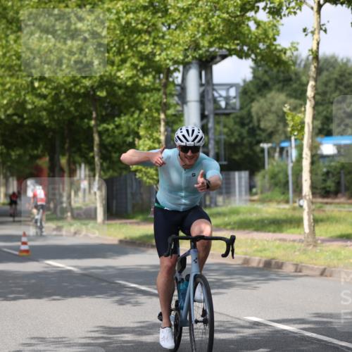 10.08.2025 - GEWOBA Citytriathlon Bremen Yannick Fuchs http://msf.ph/oto/8545781 10.08.2025 12:02:03 Radfahren 680 meine-sportfotos.de