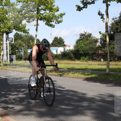 10.08.2025 - GEWOBA Citytriathlon Bremen Yannick Fuchs http://msf.ph/oto/8545786 10.08.2025 10:35:14 Radfahren 29, 43, 137, 181, 241, 359, 382, 393, 404, 418, 444, 445, 461, 492 meine-sportfotos.de