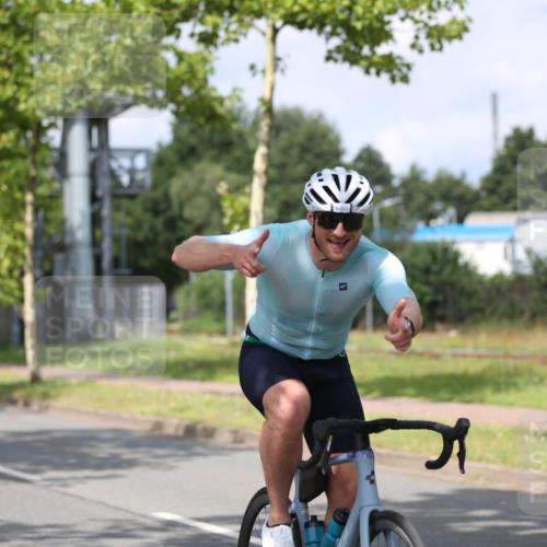10.08.2025 - GEWOBA Citytriathlon Bremen Yannick Fuchs http://msf.ph/oto/8545788 10.08.2025 12:02:03 Radfahren 680 meine-sportfotos.de