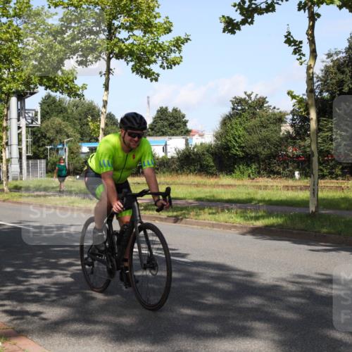 10.08.2025 - GEWOBA Citytriathlon Bremen Yannick Fuchs http://msf.ph/oto/8545792 10.08.2025 10:35:16 Radfahren 29, 43, 137, 181, 241, 356, 359, 382, 393, 418, 444, 445, 461, 492 meine-sportfotos.de