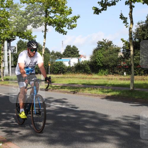 10.08.2025 - GEWOBA Citytriathlon Bremen Yannick Fuchs http://msf.ph/oto/8545794 10.08.2025 10:35:17 Radfahren 29, 43, 137, 241, 356, 359, 382, 393, 418, 444, 445, 492 meine-sportfotos.de